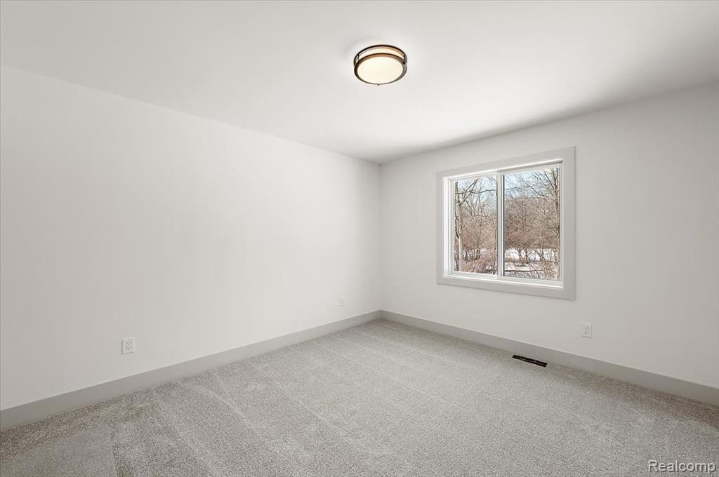 49585 White Mill Drive, Utica, MI 48317 — Photo 37