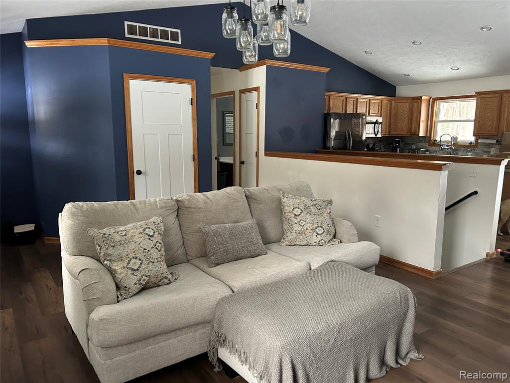 9642 Hummingbird Ct, Howard City, MI 49329 — Photo 4
