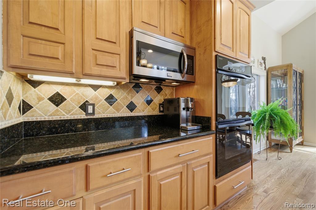 10152 Rosemarie Run, Brighton, MI 48114 — Photo 11