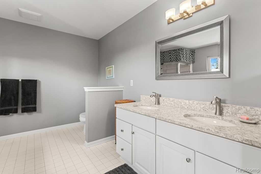 6082 VINEYARD Avenue, Ann Arbor, MI 48108 — Photo 25