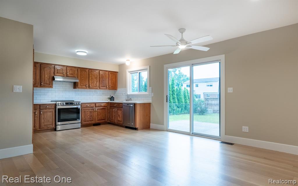 635 RANDALL, Troy, MI 48085 — Photo 11