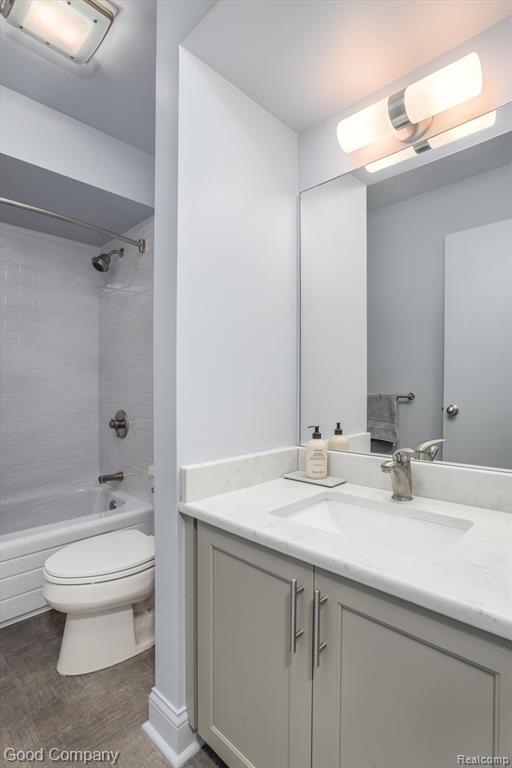 617 ASHLEY Circle, Rochester Hills, MI 48307 — Photo 24