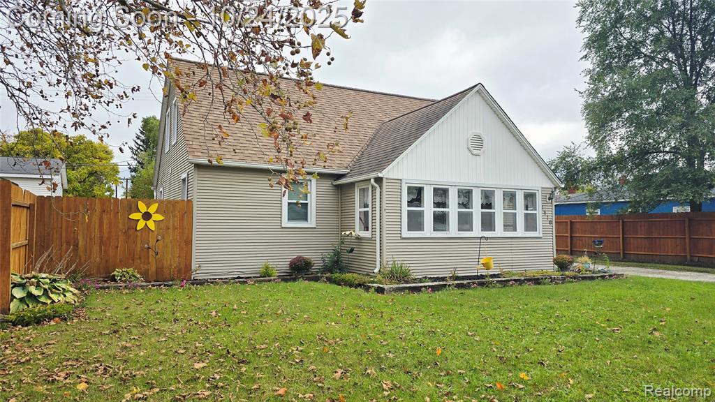 1416 27th Street, Port Huron, MI 48060 — Photo 2