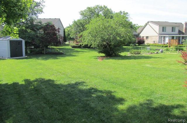 43870 Boulder Drive, Clinton Twp, MI 48038 — Photo 3
