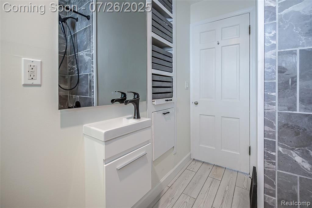 719 Spring Street, Howell, MI 48843 — Photo 17