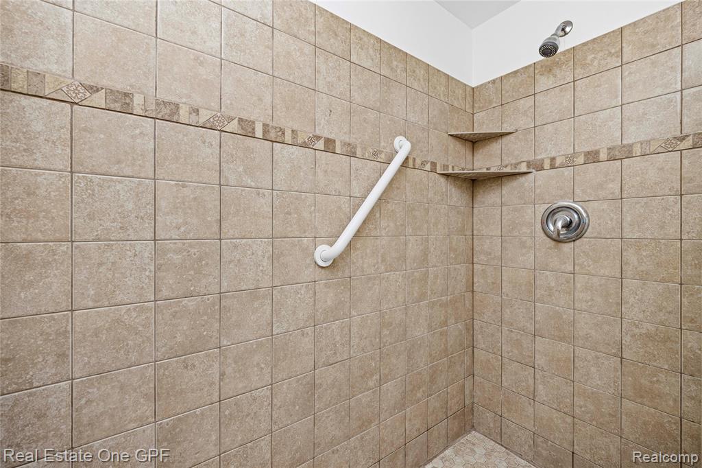 5871 Manor Drive, Fort Gratiot, MI 48059 — Photo 29