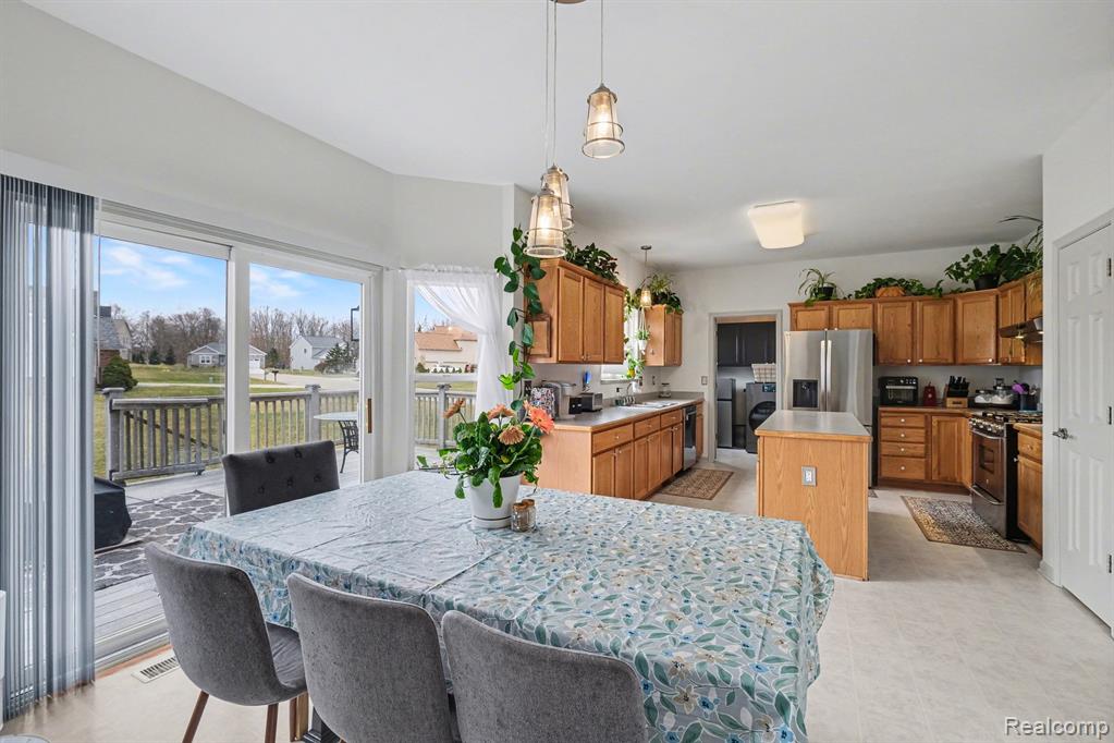 6230 Leighland Drive, Grand Blanc, MI 48439 — Photo 8