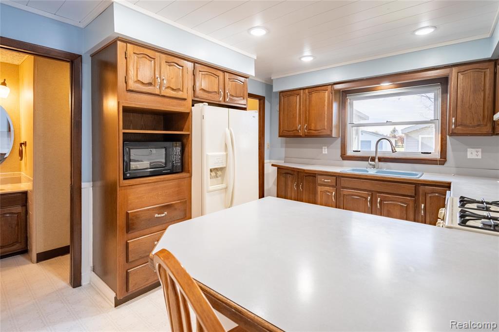 8354 Fenton Road, Grand Blanc, MI 48439 — Photo 19
