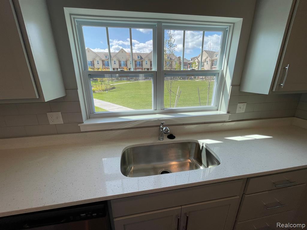 41558 ORIANNA Lane, Novi, MI — Photo 6