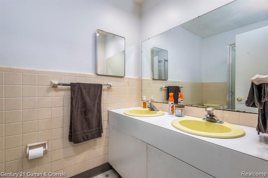 464 S ALMONT Avenue, Imlay City, MI 48444 — Photo 20