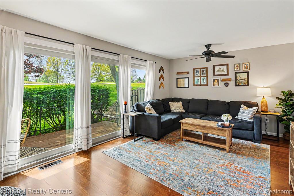 753 Oak Brook Ridge Drive, Rochester Hills, MI 48307 — Photo 5