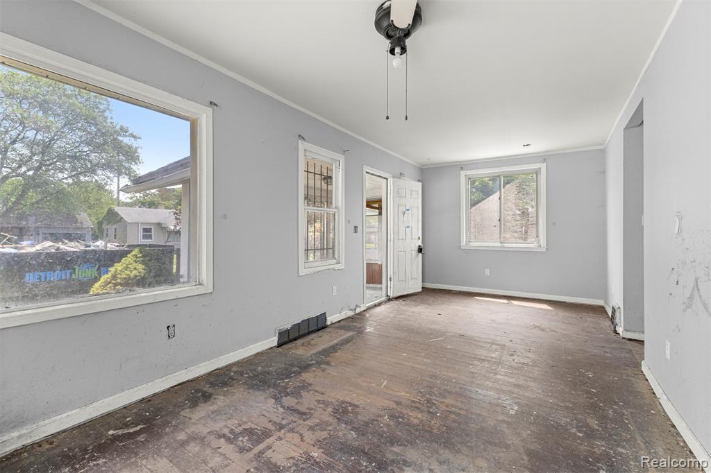 6025 Rosemont Avenue, Detroit, MI 48228 — Photo 7