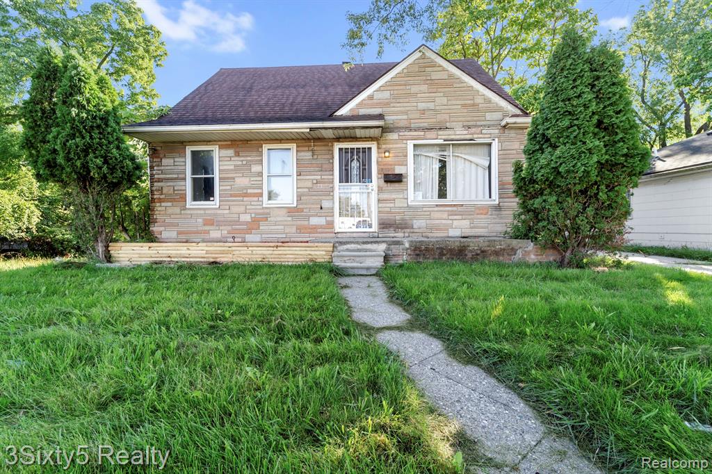 18334 Shiawassee Drive, Detroit, MI 48219