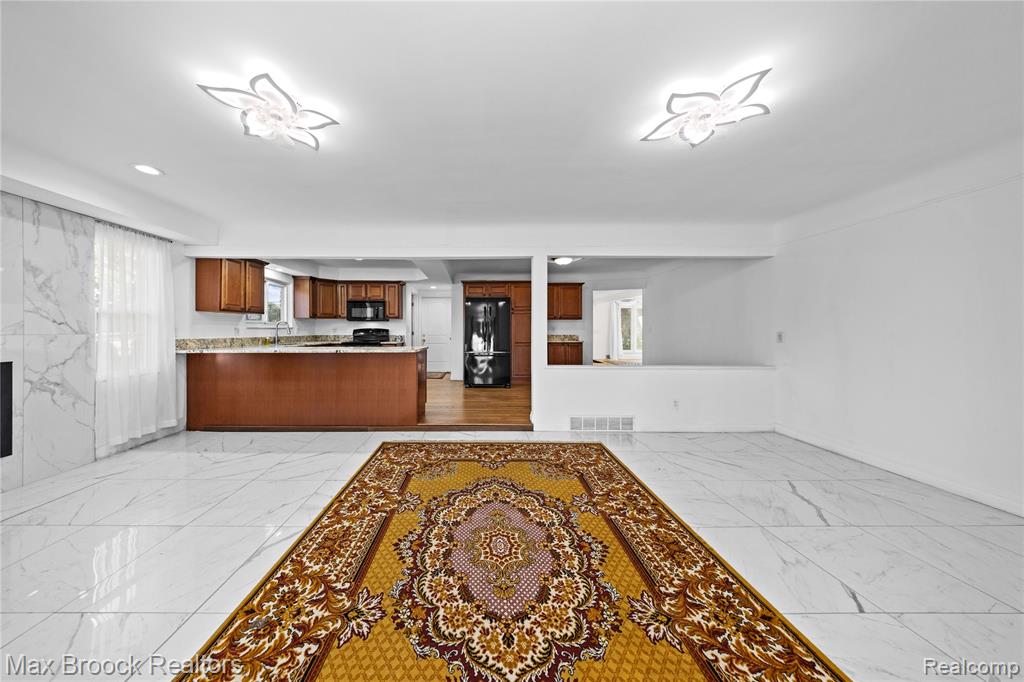 41544 Dequindre Road, Sterling Heights, MI 48314 — Photo 20