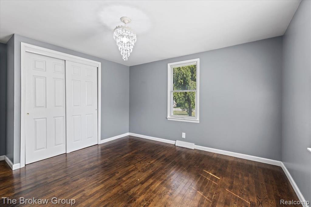 6088 Surrey Lane, Burton, MI 48519 — Photo 18