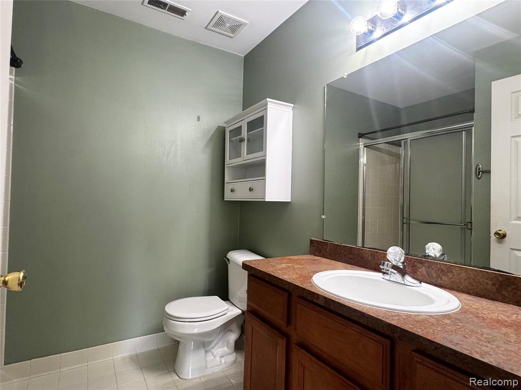 45997 RHODES Drive, Macomb, MI 48044 — Photo 9