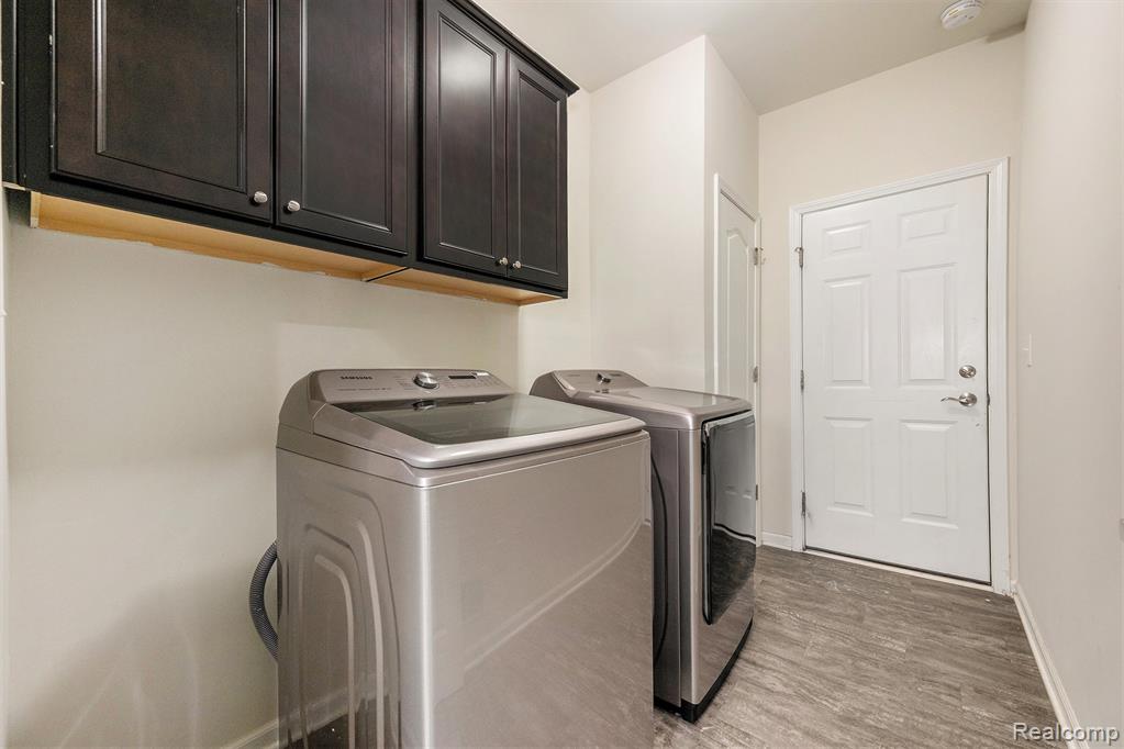 28364 Hanover Drive, Novi, MI 48377 — Photo 18