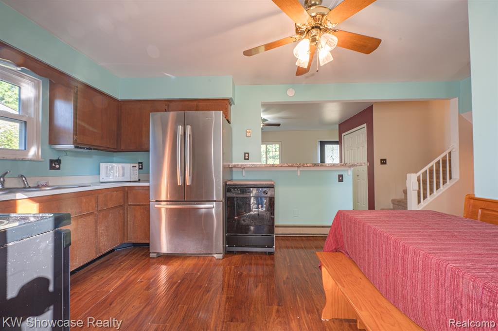 8621 OAKSIDE Avenue, Commerce Twp, MI 48382 — Photo 6