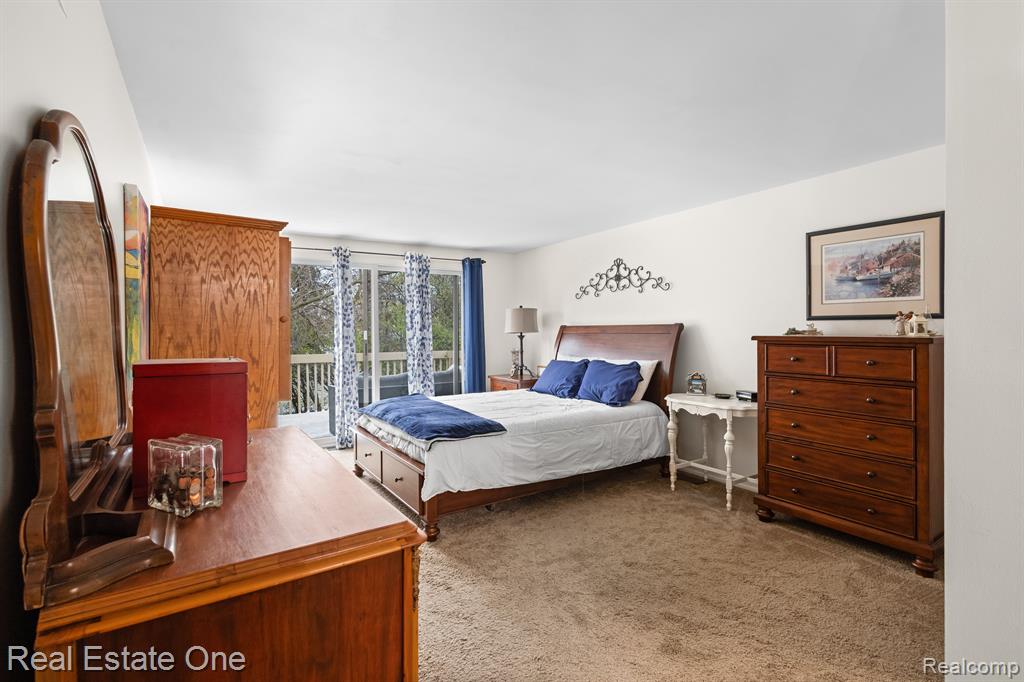1555 S HILL Boulevard, Bloomfield Hills, MI 48304 — Photo 17
