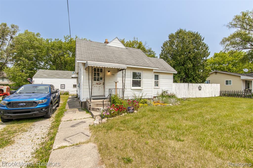 725 E Sherman Street, Holly, MI 48442 — Photo 3