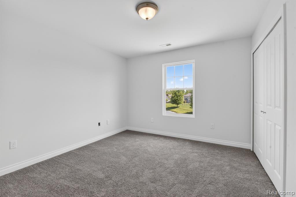 8760 Barrington, Ypsilanti, MI 48198 — Photo 36