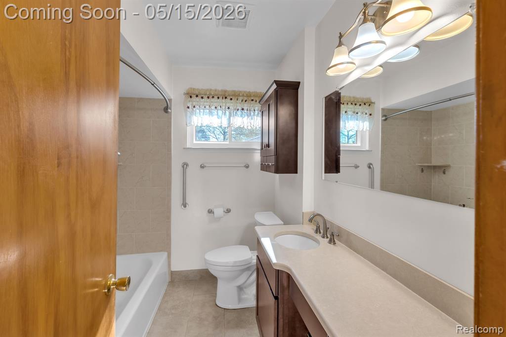 8610 N Evangeline Street, Dearborn Heights, MI 48127 — Photo 29