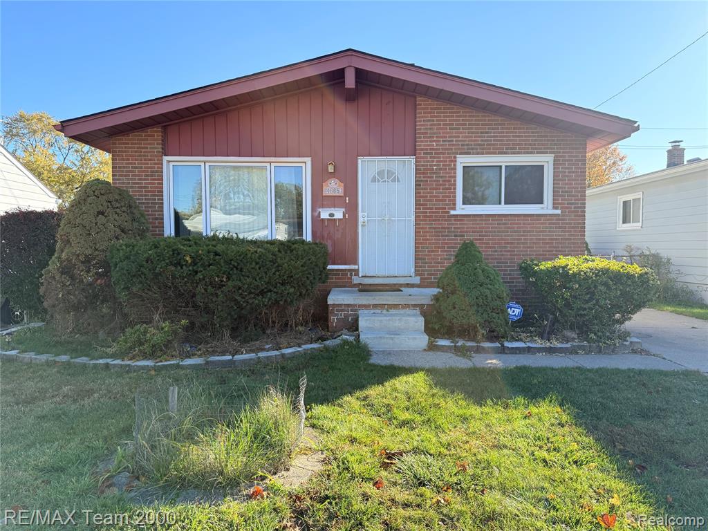 4665 Syracuse Street, Dearborn Heights, MI 48125 — front exterior