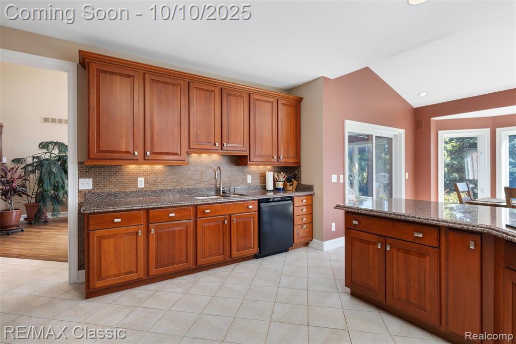 7040 Royal Villa Court, Canton, MI 48187 — Photo 21
