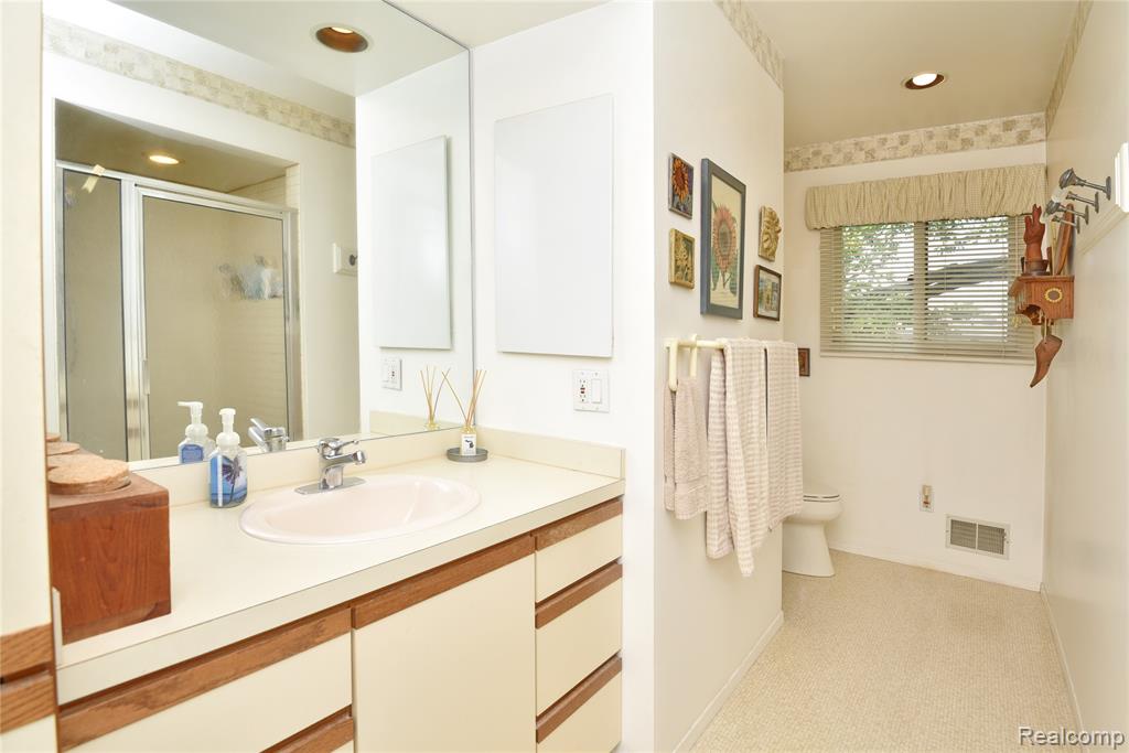733 Highland Avenue, Clawson, MI — Photo 19