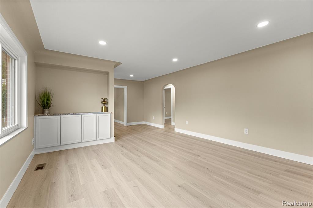 633 S Pontiac Trail, Walled Lake, MI 48390 — Photo 14