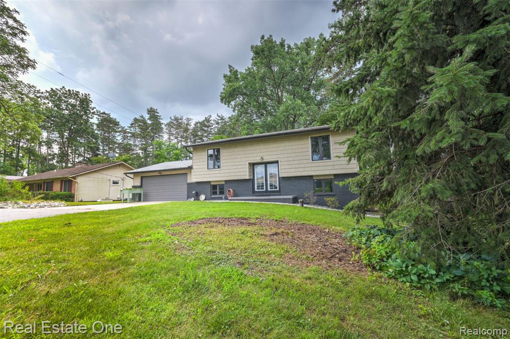 3956 S Sashabaw Road, Clarkston, MI 48348 — Photo 17