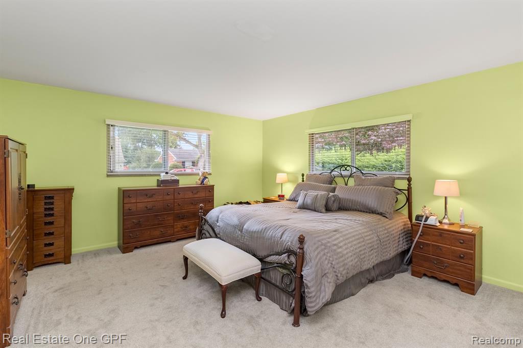 60 MOORLAND Drive, Grosse Pointe Shores, MI 48236 — Photo 35