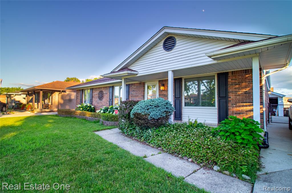 4300 Connie Drive, Sterling Heights, MI 48310 — Photo 2