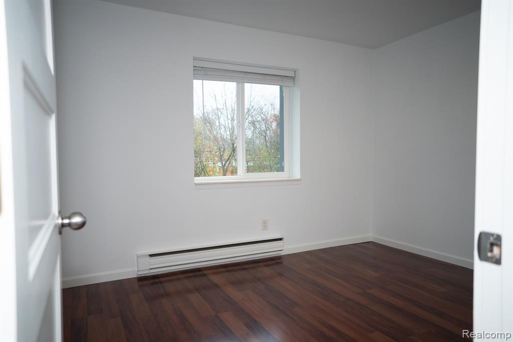 1876 COLONIAL VILLAGE Way, 3, Waterford, MI 48328 — Photo 13