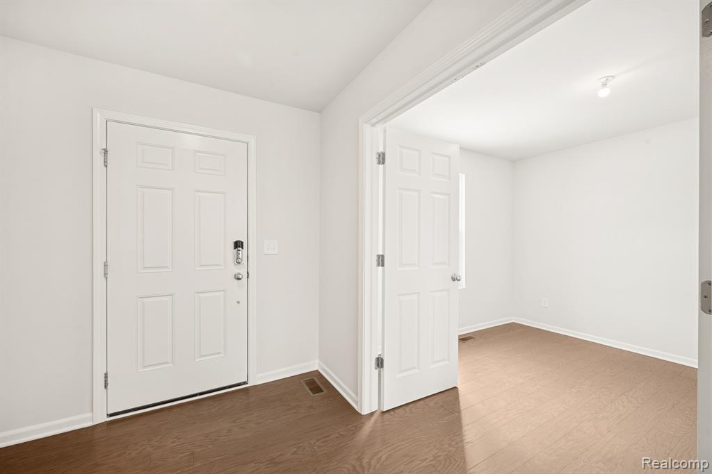 4241 Cedar Lane, Grand Blanc, MI 48439 — Photo 3