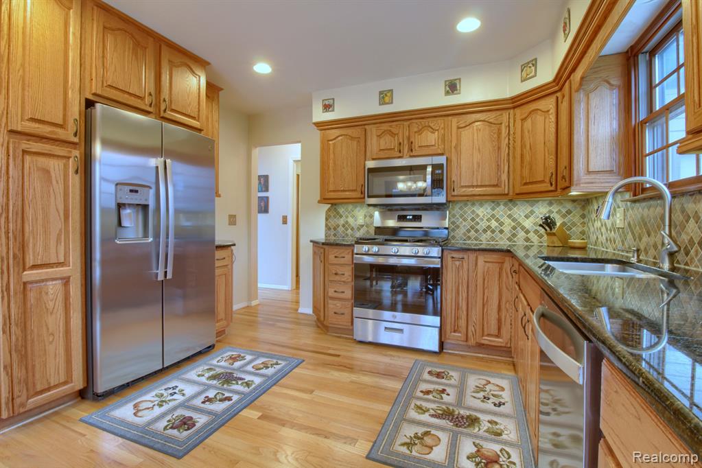 40184 LADENE Lane, Novi, MI — Photo 10