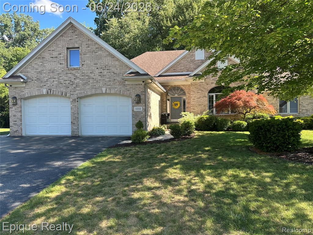 3333 Hemmingway Lane, Lambertville, MI 48144