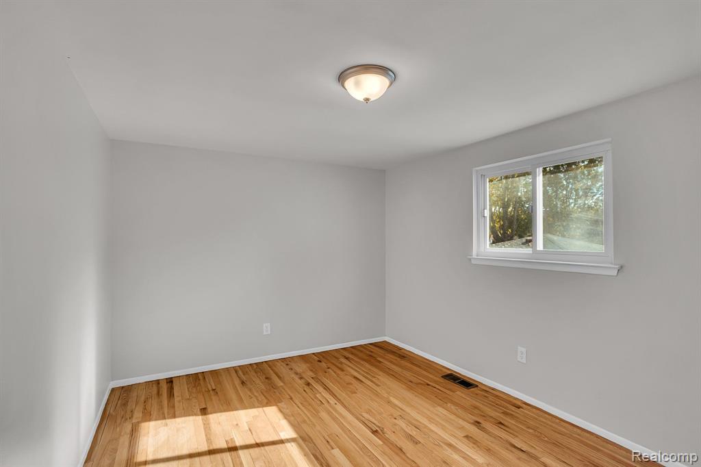 7828 KAISER Street, Canton, MI 48187 — Photo 22