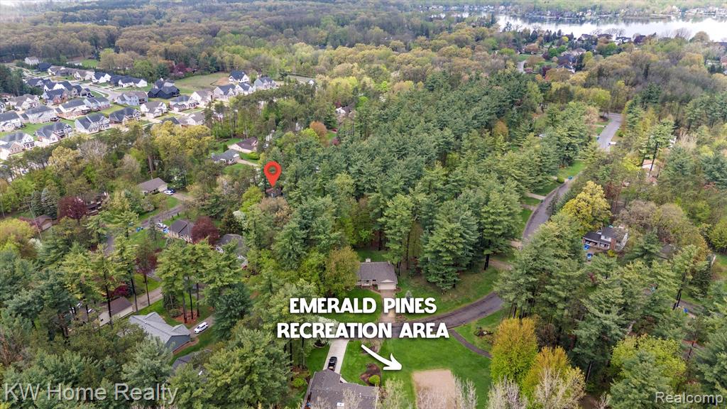 4143 EMERALD PINES Drive, Commerce Twp, MI 48390 — Photo 66