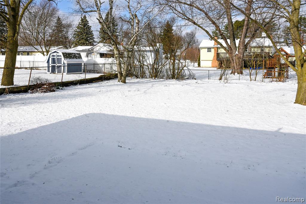884 Eugene Drive, Oxford, MI 48371 — Photo 54