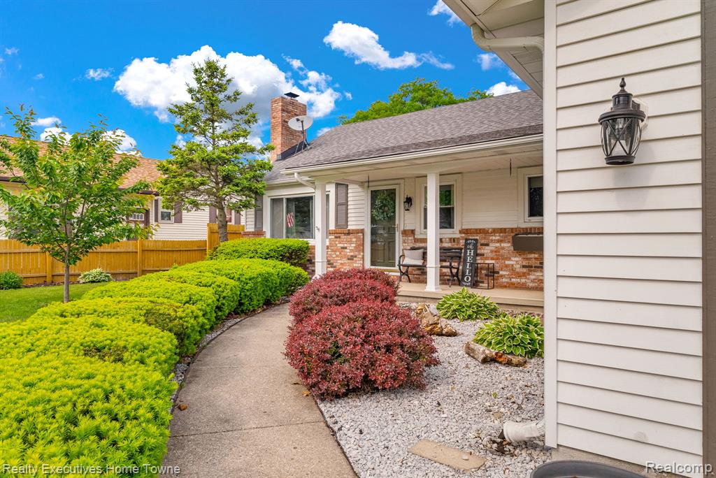 4244 Fairway Drive, Fort Gratiot, MI 48059 — Photo 2