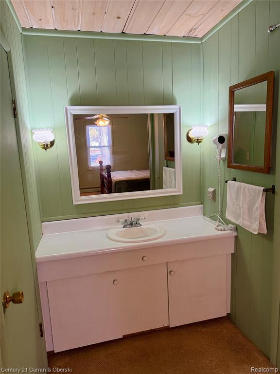 105 Northern Oaks Drive, Houghton Lake, MI 48629 — Photo 21