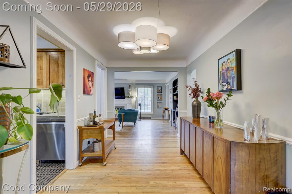 10074 Lincoln Drive, Huntington Woods, MI — Photo 12