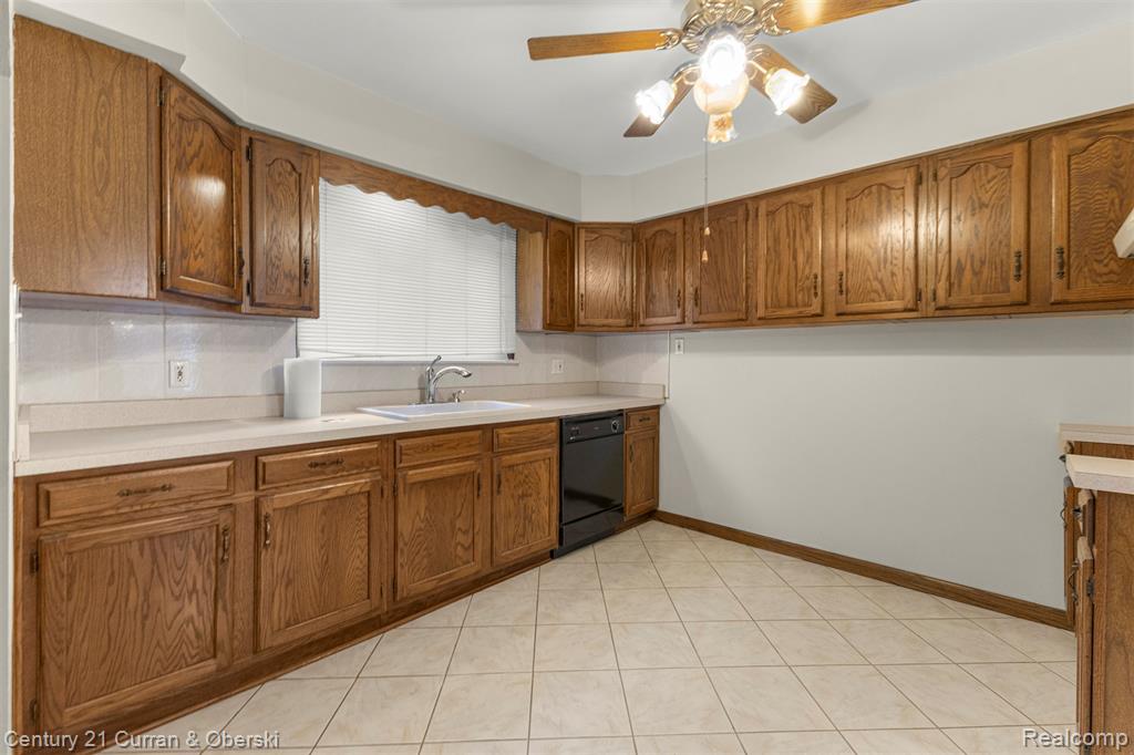 4875 Maple Street, Dearborn, MI 48126 — Photo 11