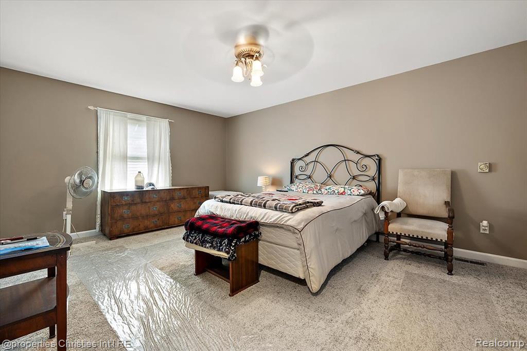 4069 Harbor Vista Drive, Orchard Lake Village, MI 48323 — Photo 30