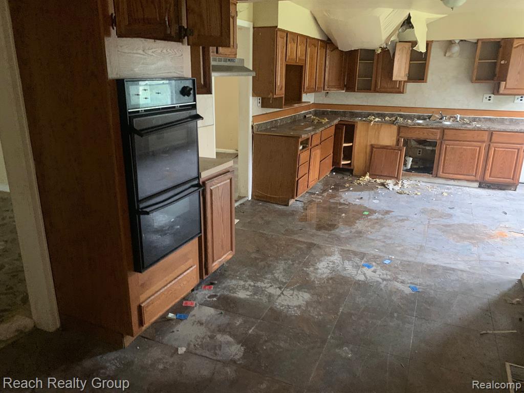 11320 GRANDVILLE Avenue - Photo 4