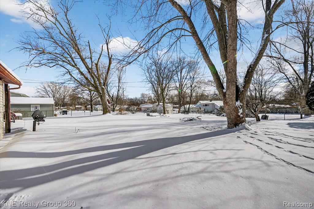 5423 Mikewood Drive, Waterford, MI 48327 — Photo 33