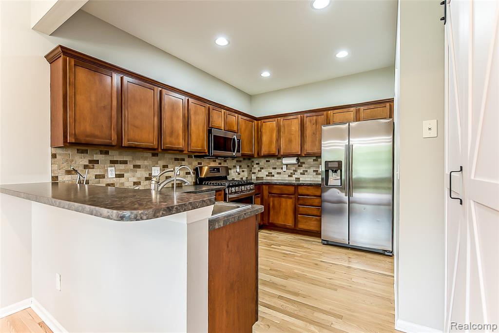 1010 Paddock Drive, South Lyon, MI 48178 — Photo 7