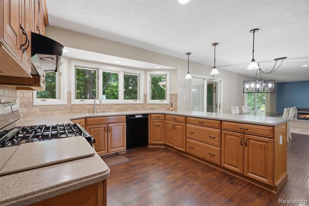 5336 Urbana Drive, Brighton, MI 48116 — Photo 8