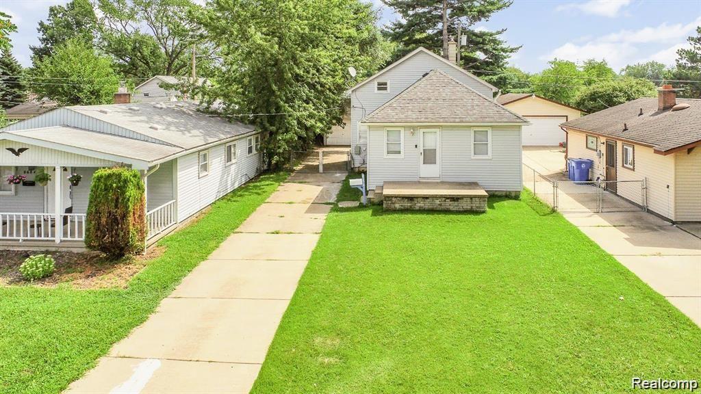 8676 Robindale Avenue, Dearborn Heights, MI 48127 — front exterior
